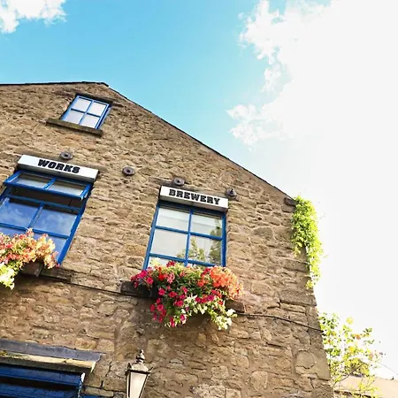 A Superb Large 1 Bedroom Apartment In Ramsbottom Exterior photo