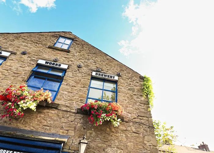 A Superb Large 1 Bedroom Apartment In Ramsbottom