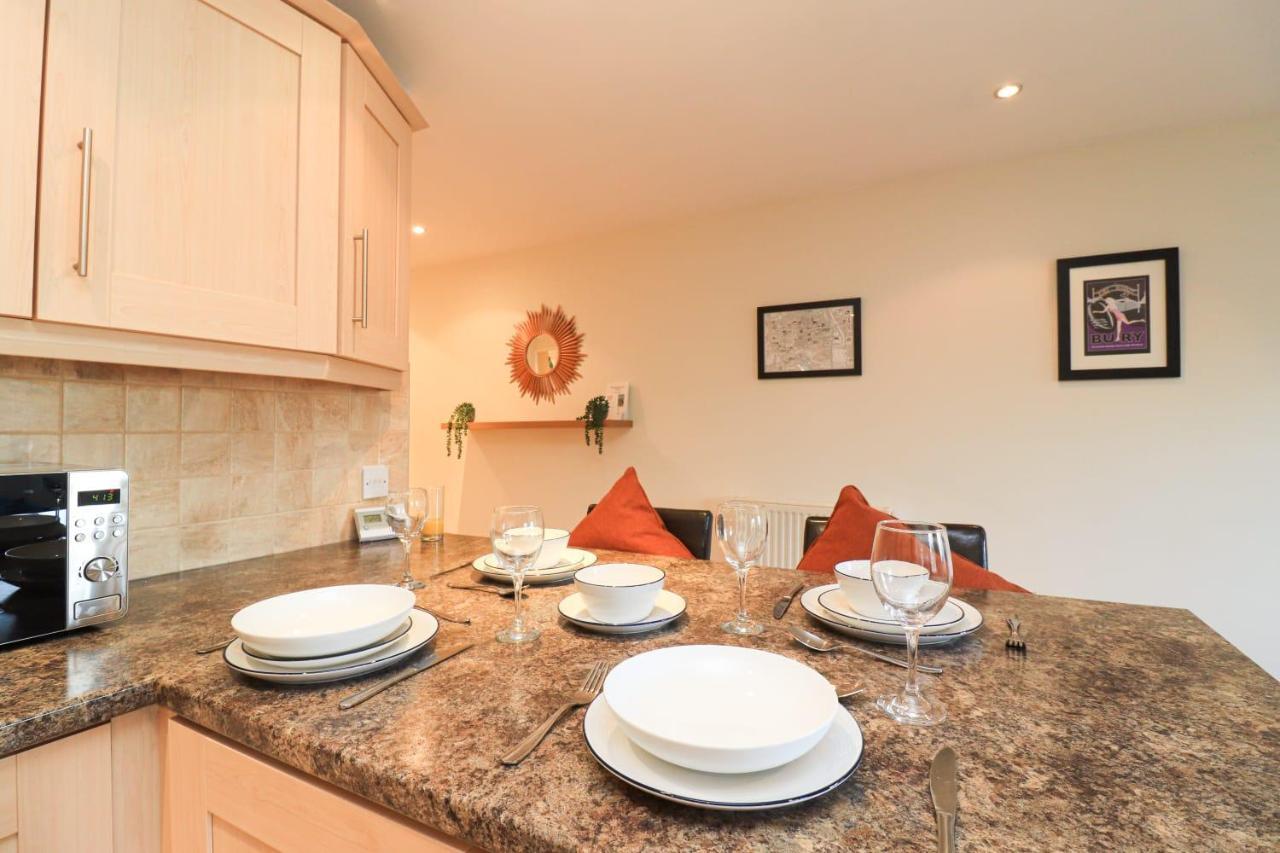 A Superb Large 1 Bedroom In Apartment Ramsbottom